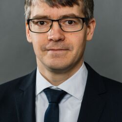 Dr. Stefan Hennewig